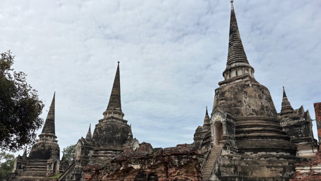 solo female travel thailand