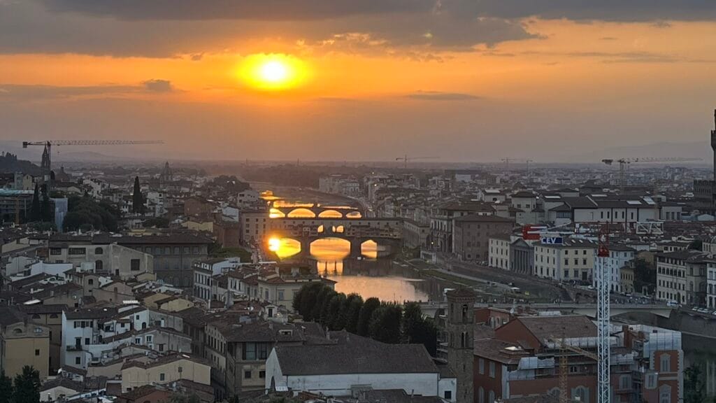 solo female travel in italy