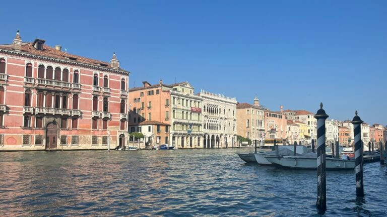 solo female travel in italy